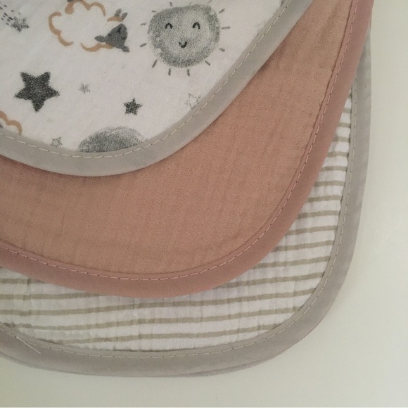 NEW 3 Burp Cloths Cotton Over Shoulder | Elephant and Castle - Picture 7 of 7